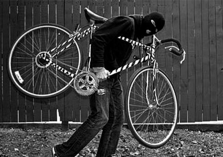 В Оренбургском районе у женщины украли велосипед